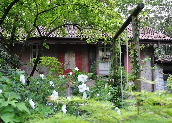Feriehus Maggiore - - Piano Primo - La Casaccia Verbania